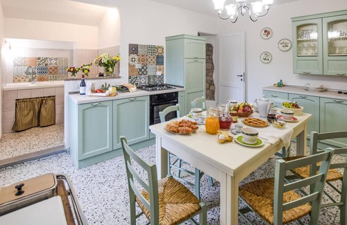 Montelovesco House | Gorgeous home in Palazzetto Nese