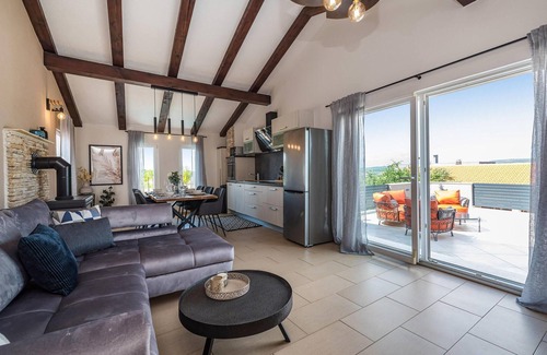 Benkovac House | Gorgeous home in Benkovac