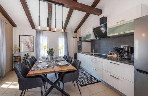 Benkovac House | Gorgeous home in Benkovac