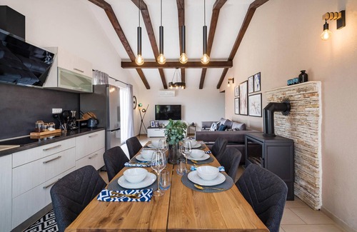 Benkovac House | Gorgeous home in Benkovac