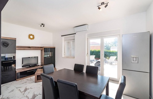 Bibinje House | Gorgeous home in Bibinje with WiFi