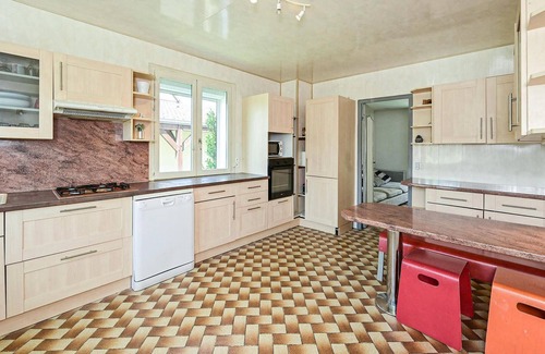 Briare House | Gorgeous home in Briare with sauna