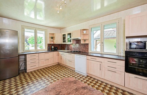 Briare House | Gorgeous home in Briare with sauna