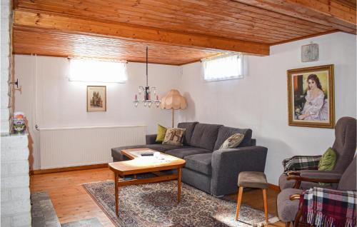 Burseryd House | Gorgeous Home In Burseryd With Kitchen