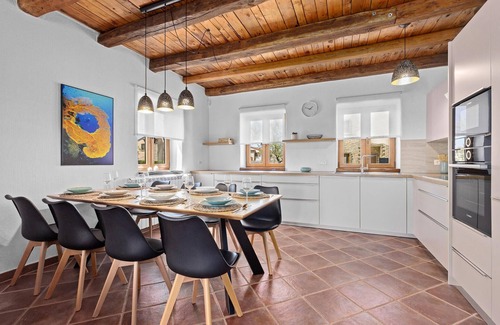 Cabrunici House | Gorgeous home in Cabrunici with WiFi