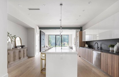 SouthPark Apartment | Gorgeous Home in Charlotte #103