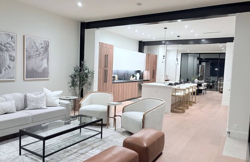 SouthPark Apartment | Gorgeous Home in Charlotte #103