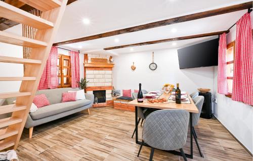 Donja Voca House | Gorgeous Home In Gornja Voca With Sauna