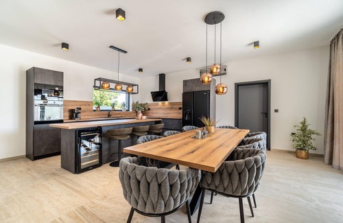 Benkovac House | Gorgeous home in Miranje Donje