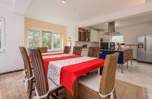 Donje Rastane House | Gorgeous home in Rastane Donje