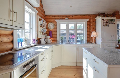Skodshoved House | Gorgeous home in Knebel with WiFi