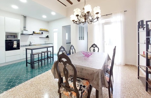 Llauri House | Gorgeous home in Llaurí with WiFi