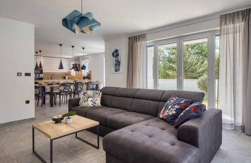 Malinska-Dubasnica House | Gorgeous home in Malinska with sauna