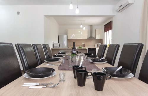 Filipana House | Gorgeous home in Marcana with WiFi
