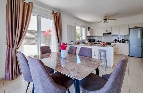 Latchi House | Gorgeous home in Neo Chorio with WiFi