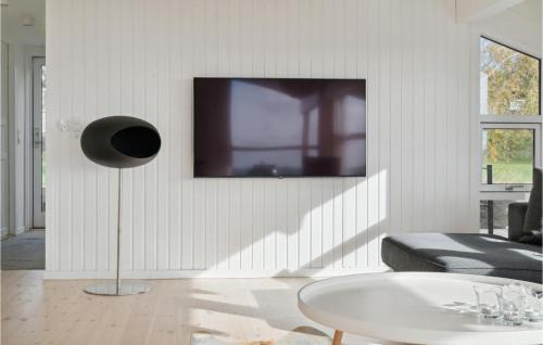 Bronde House | Gorgeous Home In Orø With Kitchen