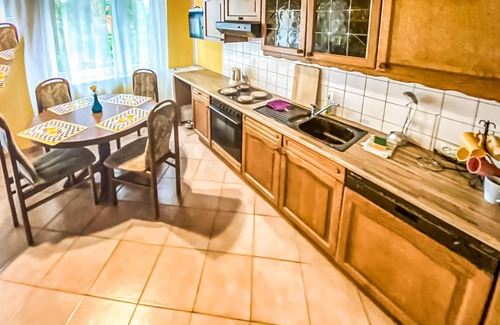 Lysomice House | Gorgeous home in Kamionki Male