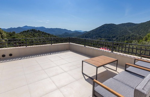 Ploce House | Gorgeous home in Ploce