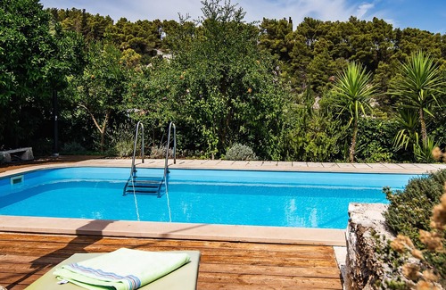Dol House | Gorgeous home in Postira with WiFi