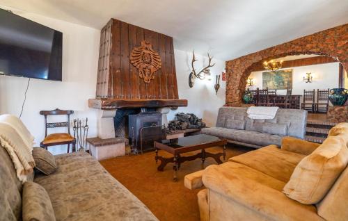 Puente Genil House | Gorgeous Home In Puente Genil With Wifi