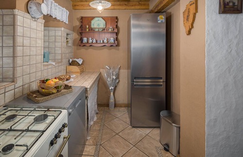 Rim House | Gorgeous home in Roc with WiFi