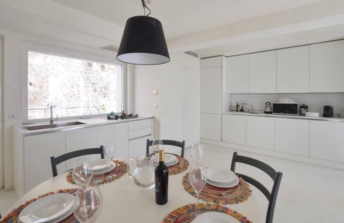 Scilla House | Gorgeous home in Scilla with WiFi