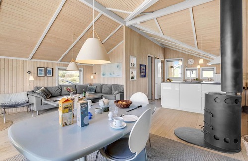 Frolunde House | Gorgeous home in Slagelse with kitchen