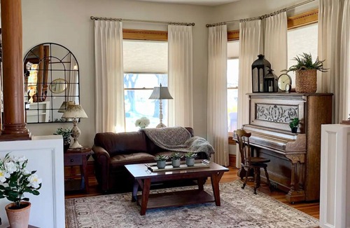 Canon City House | Gorgeous Home in the heart of the Royal Gorge Region