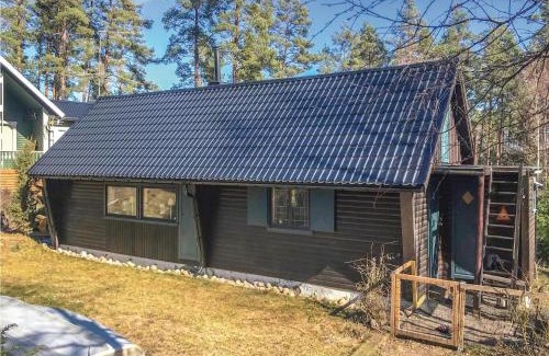 Tidaholm House | Gorgeous Home In Tidaholm With Kitchen