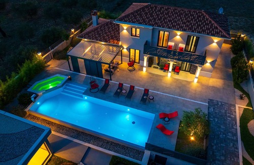 Polaca House | Gorgeous home in Tinj
