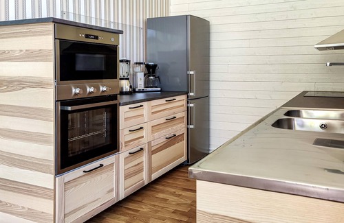 Vanersborg House | Gorgeous home in Vänersborg with WiFi