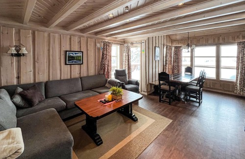 Venabygd House | Gorgeous home in Venabygd with sauna