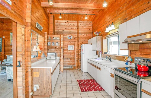 Sereno del Mar House | Gorgeous Home Located in Sereno Del Mar w/Ocean Views, Deck, Free WiFi