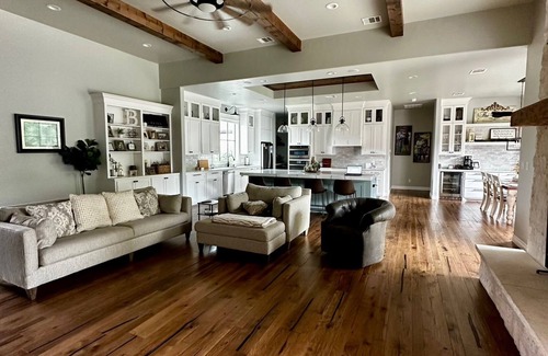 Bryan House | Gorgeous Home on 1 acre just outside the city