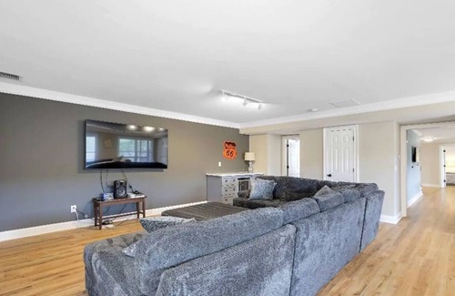 Waleska House | Gorgeous Home, On-Site Golf, Pools, Lake, & Tennis