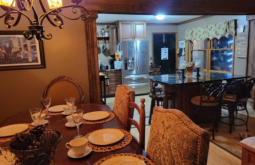 Fort Edward House | Gorgeous Home to create Unforgettable Memories, Private tranquil Farm, Pool,Pets