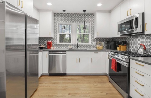 Marietta House | Gorgeous Home w/Amazing Outdoor Spaces | Close to Truist Park | Walking Distance to Marietta Square