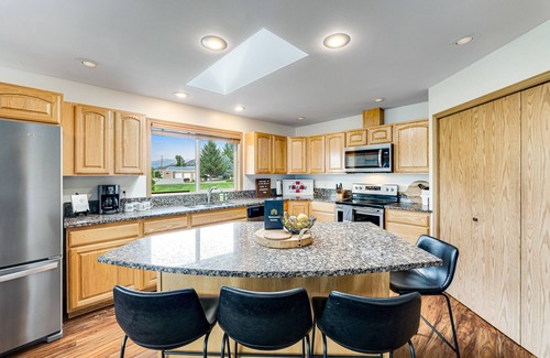Manson House | Gorgeous home w/private pool, foosball table, hot tub, huge lawn, & lake views