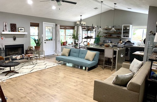 Austin House | Gorgeous Home - Wellness Retreat Short Term