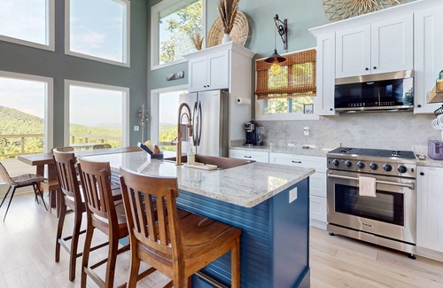 Ridgeline Vistas Cabin | Gorgeous home with views stretching to North Carolina & Tennessee