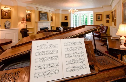 Liskeard House | Gorgeous house in spectacular secluded grounds, with beaches nearby