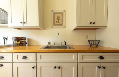 East Dorset House | Gorgeous house- near Manchester VT, shopping, hiking, arts, golf, skiingn