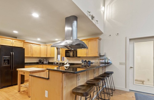 Londonderry House | Gorgeous House next to a Brook, Hot Tub, Sleeps 20