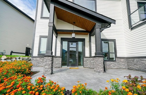 Promontory House | Gorgeous house on the top of the mountain in Chilliwack