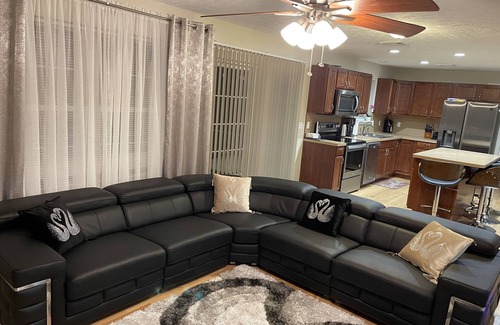Long Pond House | ⭐️⭐️⭐️⭐️⭐️”Gorgeous house”private pool,hot tub,playroom