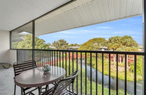 Park Shore House | Gorgeous Inside - Stunning Resort Views