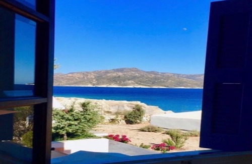 Psathi House | Gorgeous island home with ocean views and access!