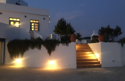 Psathi House | Gorgeous island home with ocean views and access!