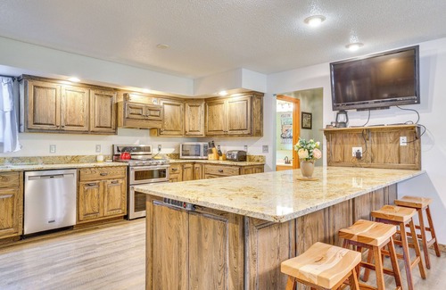 Neillsville House | Gorgeous Lake Arbutus Getaway w/Dock & Boat House