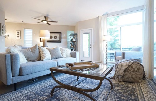 Sherwood - Tualatin South House | Gorgeous Lake Front Home, Central Location